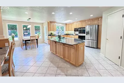 1364 Victorian Way, Eugene, OR 97401 - Photo 10