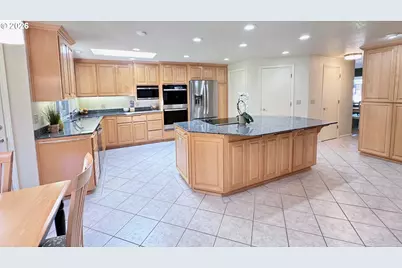 1364 Victorian Way, Eugene, OR 97401 - Photo 12