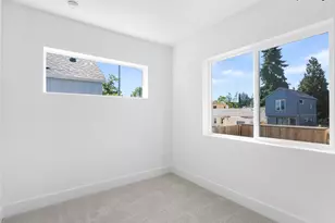 4372 NE Going St, Portland, OR 97218 - Photo 12