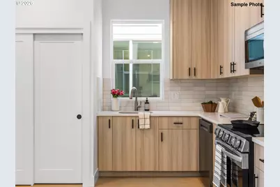 4372 NE Going St, Portland, OR 97218 - Photo 6