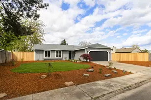 174 SW 10th Ave, Canby, OR 97013 - Photo 2