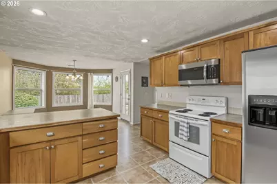 1057 Mt View Ln, Molalla, OR 97038 - Photo 16