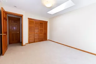 3831 SW Canby St, Portland, OR 97219 - Photo 8
