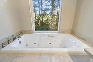 705 NW Highland Cir, Waldport, OR 97394 - Photo 24