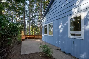 705 NW Highland Cir, Waldport, OR 97394 - Photo 40