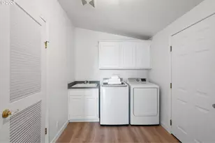 3220 Crescent Ave, Eugene, OR 97408 - Photo 20