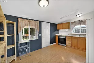 1691 SE Cedar Creek Pl, Gresham, OR 97080 - Photo 10