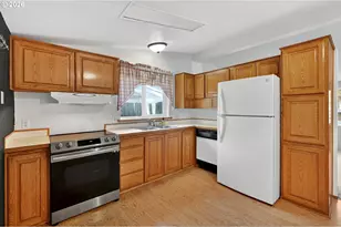 1691 SE Cedar Creek Pl, Gresham, OR 97080 - Photo 12