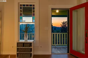 612 Jackson St, Oregon City, OR 97045 - Photo 2