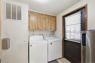 1199 N Terry St, Eugene, OR 97402 - Photo 28