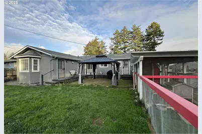 627 Richard St, Brookings, OR 97415 - Photo 2