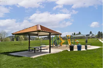 15209 SE Towers Ter, Milwaukie, OR 97267 - Photo 28