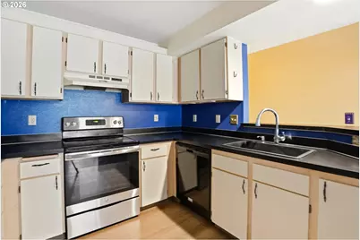 5059 Foothills Dr #E, Lake Oswego, OR 97034 - Photo 14