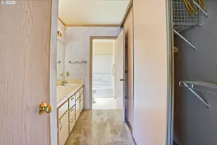 5059 Foothills Dr, Lake Oswego, OR 97034 - Photo 24