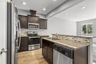 12130 SW Pond Ln, Tigard, OR 97224 - Photo 6