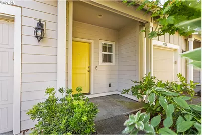 12130 SW Pond Ln, Tigard, OR 97224 - Photo 2