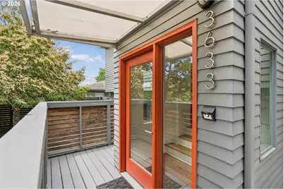 3633 SW Texas St, Portland, OR 97219 - Photo 2