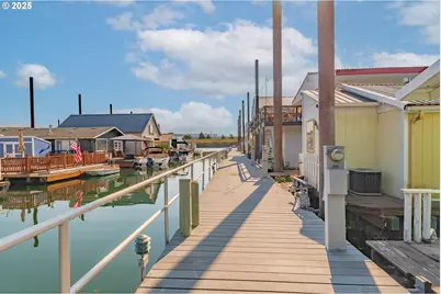 1849 N Jantzen Ave, Portland, OR 97217 - Photo 6