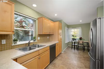 8654 NE Rockspring St, Hillsboro, OR 97006 - Photo 10