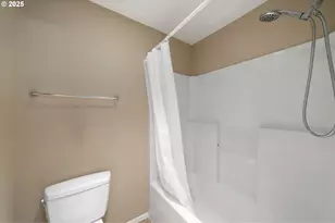 8654 NE Rockspring St, Hillsboro, OR 97006 - Photo 20