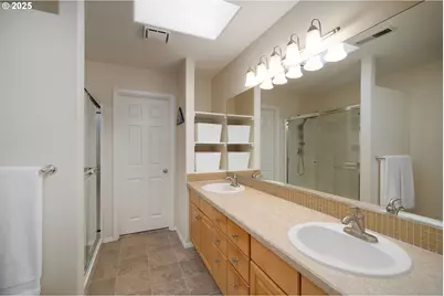 8654 NE Rockspring St, Hillsboro, OR 97006 - Photo 28