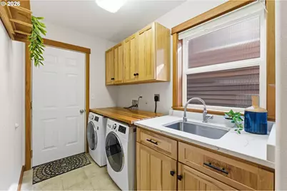 696 N Hemlock St, Cannon Beach, OR 97110 - Photo 22