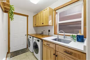 696 N Hemlock St, Cannon Beach, OR 97110 - Photo 22