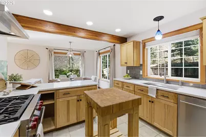 696 N Hemlock St, Cannon Beach, OR 97110 - Photo 10