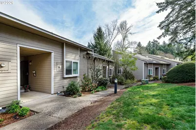4628 SW Comus Pl, Portland, OR 97219 - Photo 2