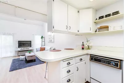 4628 SW Comus Pl, Portland, OR 97219 - Photo 20