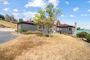 875 W 1st St, Arlington, OR 97812 - Photo 4