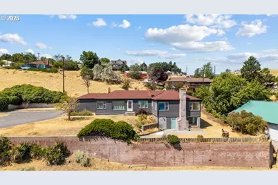 875 W 1st St, Arlington, OR 97812 - Photo 1