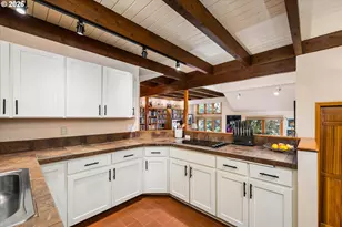 2310 Douglas Dr, Eugene, OR 97405 - Photo 14