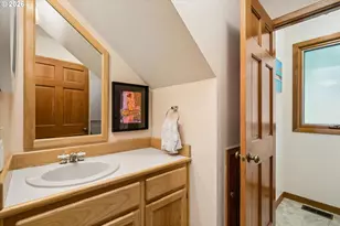 2310 Douglas Dr, Eugene, OR 97405 - Photo 18