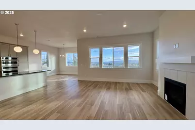 11824 SW 182nd Ave, Beaverton, OR 97007 - Photo 2