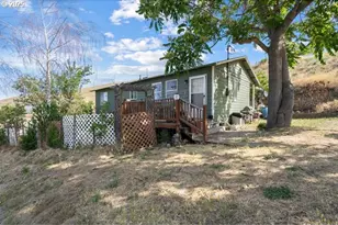 387 E Linden Way, Heppner, OR 97836 - Photo 2