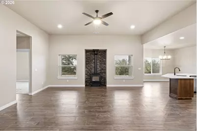 909 Durham Ave, Sutherlin, OR 97479 - Photo 4