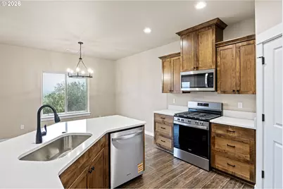 909 Durham Ave, Sutherlin, OR 97479 - Photo 14