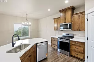 909 Durham Ave, Sutherlin, OR 97479 - Photo 14