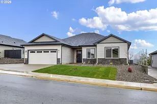 909 Durham Ave, Sutherlin, OR 97479 - Photo 2