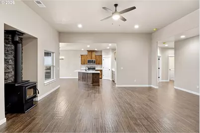 909 Durham Ave, Sutherlin, OR 97479 - Photo 6