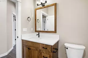 909 Durham Ave, Sutherlin, OR 97479 - Photo 36