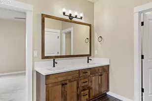 909 Durham Ave, Sutherlin, OR 97479 - Photo 20