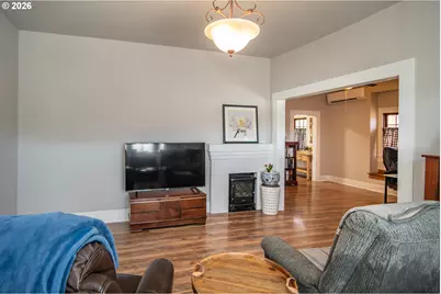 334 NE Nash St, Roseburg, OR 97470 - Photo 4