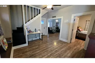 334 NE Nash St, Roseburg, OR 97470 - Photo 6