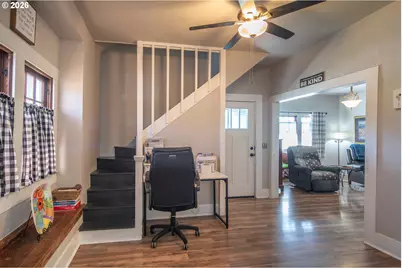 334 NE Nash St, Roseburg, OR 97470 - Photo 6