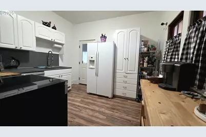 334 NE Nash St, Roseburg, OR 97470 - Photo 12