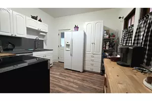 334 NE Nash St, Roseburg, OR 97470 - Photo 12