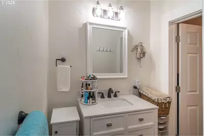 334 NE Nash St, Roseburg, OR 97470 - Photo 14