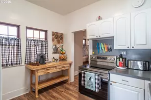 334 NE Nash St, Roseburg, OR 97470 - Photo 16